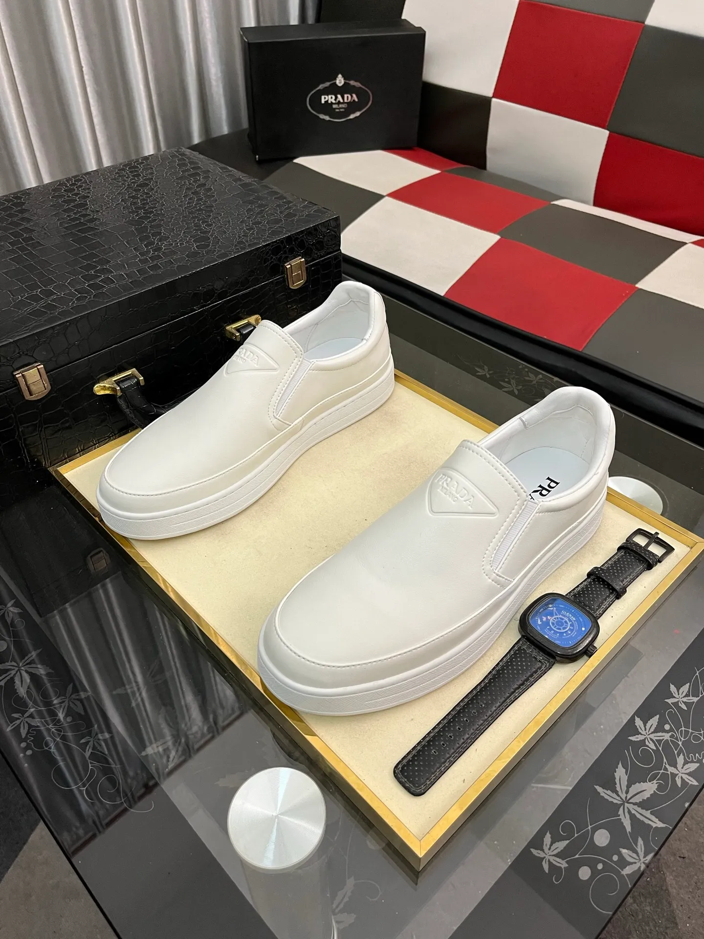Men's shoes 💰440⌚️⌚️【PRADA】Prada casual shoes for couples, originally developed 1:1, made of high-mercerized cowhide with imported cowhide, silk sheepskin lining, rubber outsole, comfortable and soft on the feet, size: 38-442️⃣Colors available
